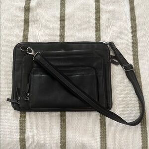 EUC Levenger Black Pebble Leather Laptop Messenger Bag
